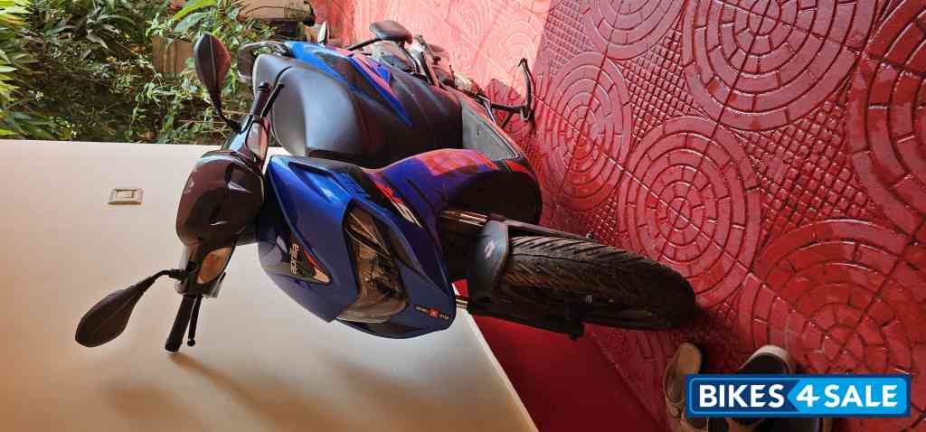 Glossy Blue Aprilia SR 125