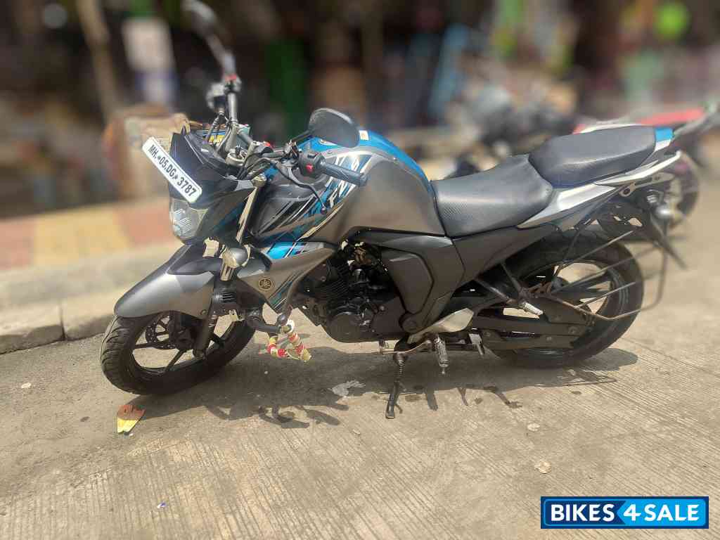 Grey And Blue Yamaha FZ-S FI V2 Grey And Blue Yamaha FZ-S FI V2