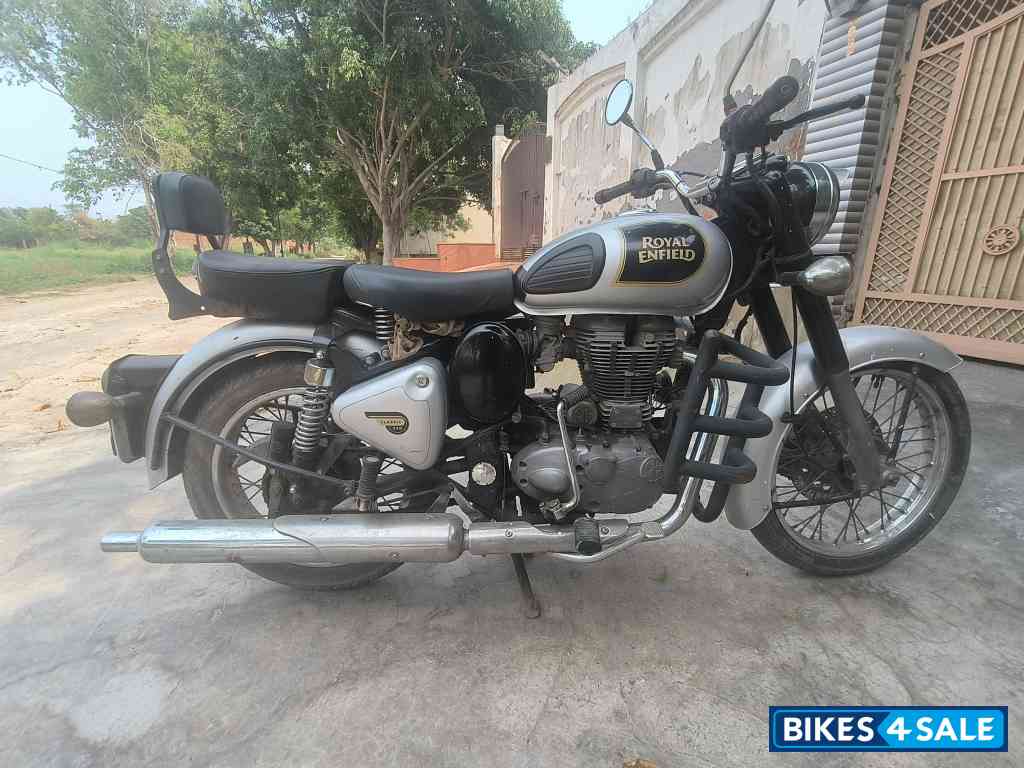 Silver Royal Enfield Classic 350