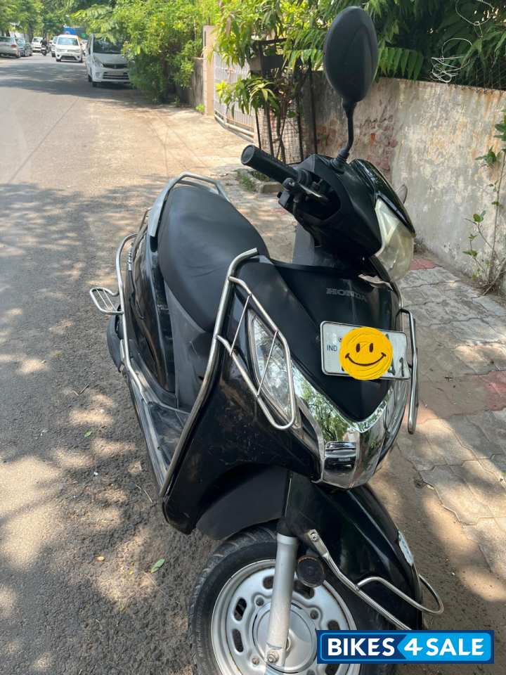 Black Honda Activa 125