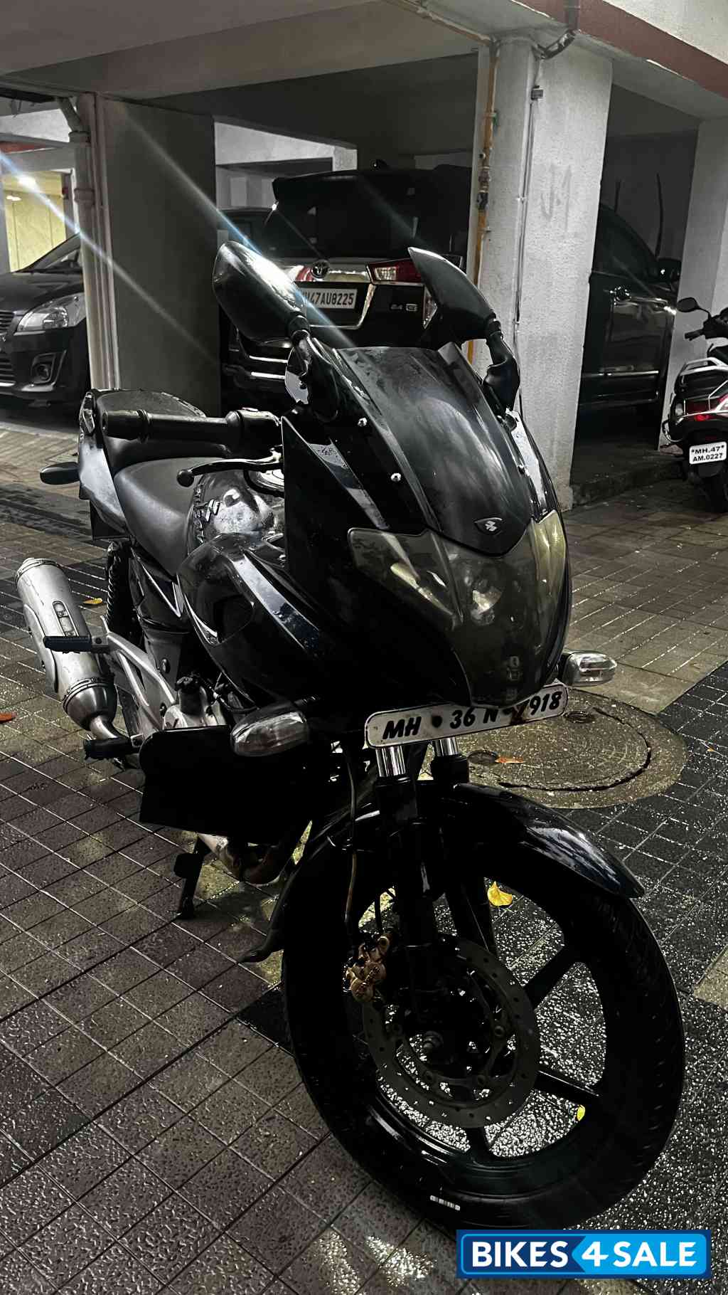 Black Bajaj Pulsar 220F
