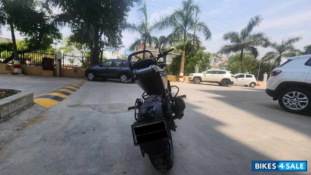 Black Husqvarna Svartpilen 250 2020