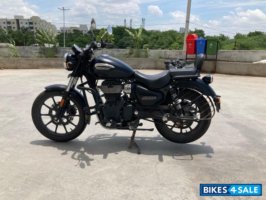 Stellar Black Royal Enfield 2022 Meteor 350