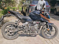 Ebony Black KTM Duke 250 2025