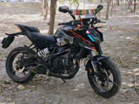 Ebony Black KTM Duke 250 2025