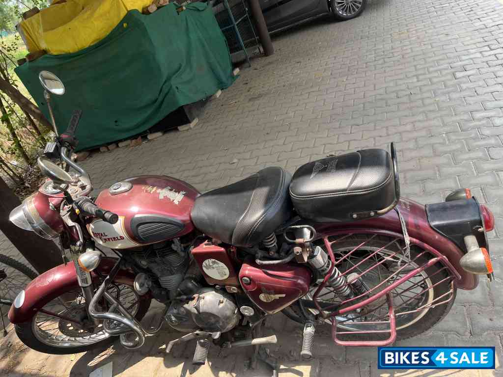 Maroon Royal Enfield Classic 350
