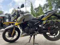 TVS Apache RTR 200 4V