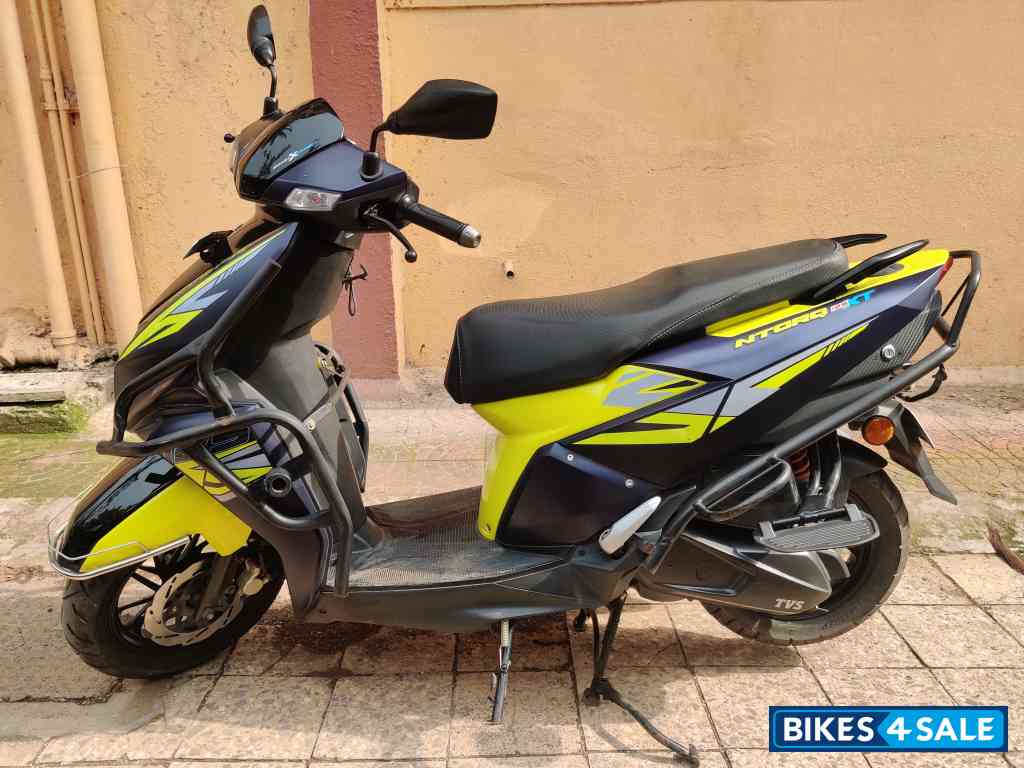 Neon / Navy Blue TVS NTORQ 125 XT