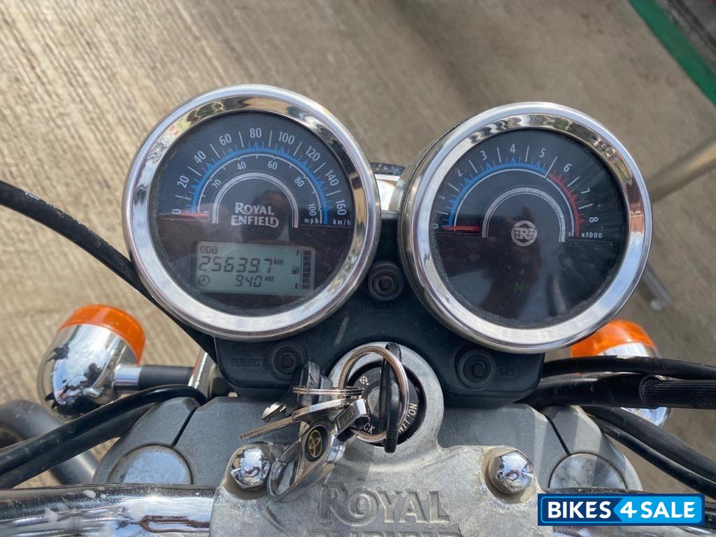 Jet Black Royal Enfield Thunderbird 350