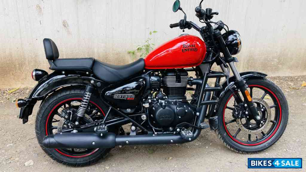 Red Royal Enfield Meteor 350 Fireball
