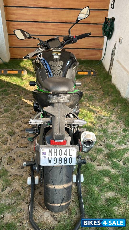 Black Kawasaki Z900 2024