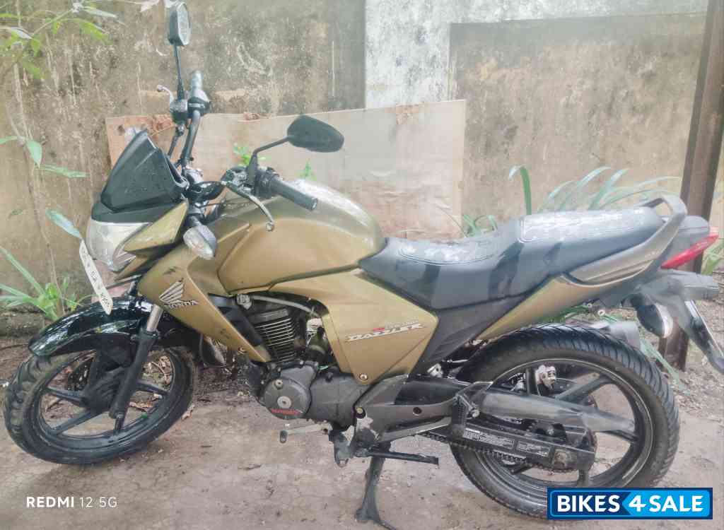 Metallic Gold Honda Unicorn Dazzler