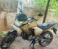 Metallic Gold Honda Unicorn Dazzler