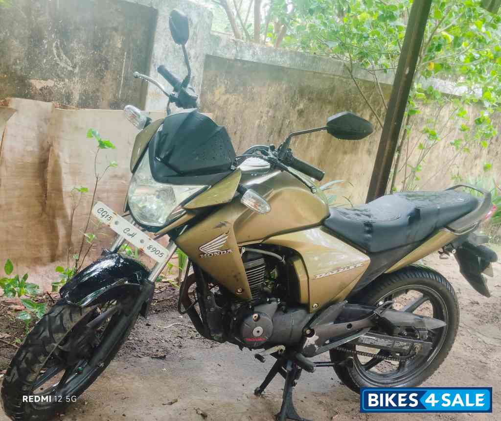 Metallic Gold Honda Unicorn Dazzler