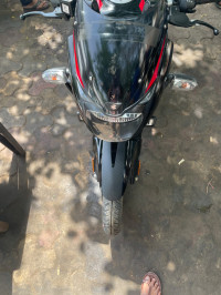 Black Bajaj Pulsar 150 Twin Disc