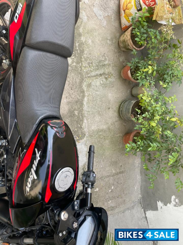 Black Bajaj Pulsar 150 Twin Disc