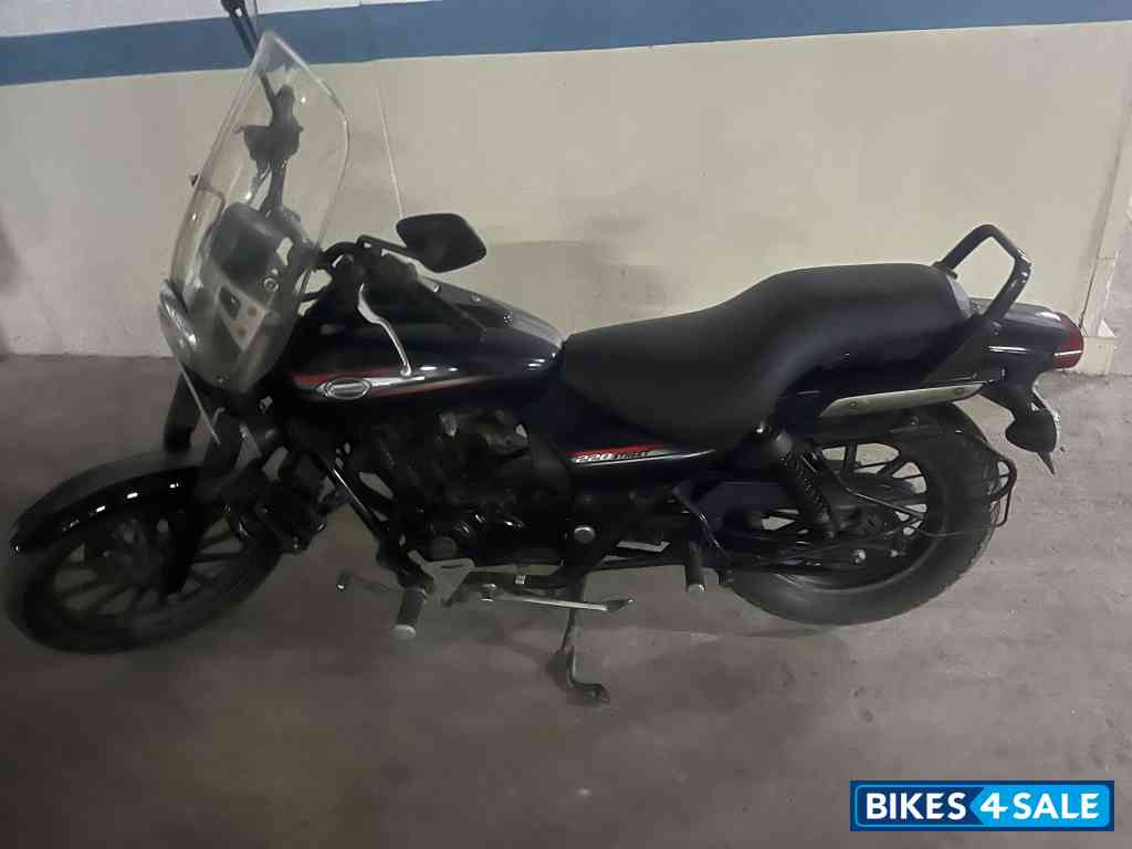 Bajaj Avenger 220 DTS-i