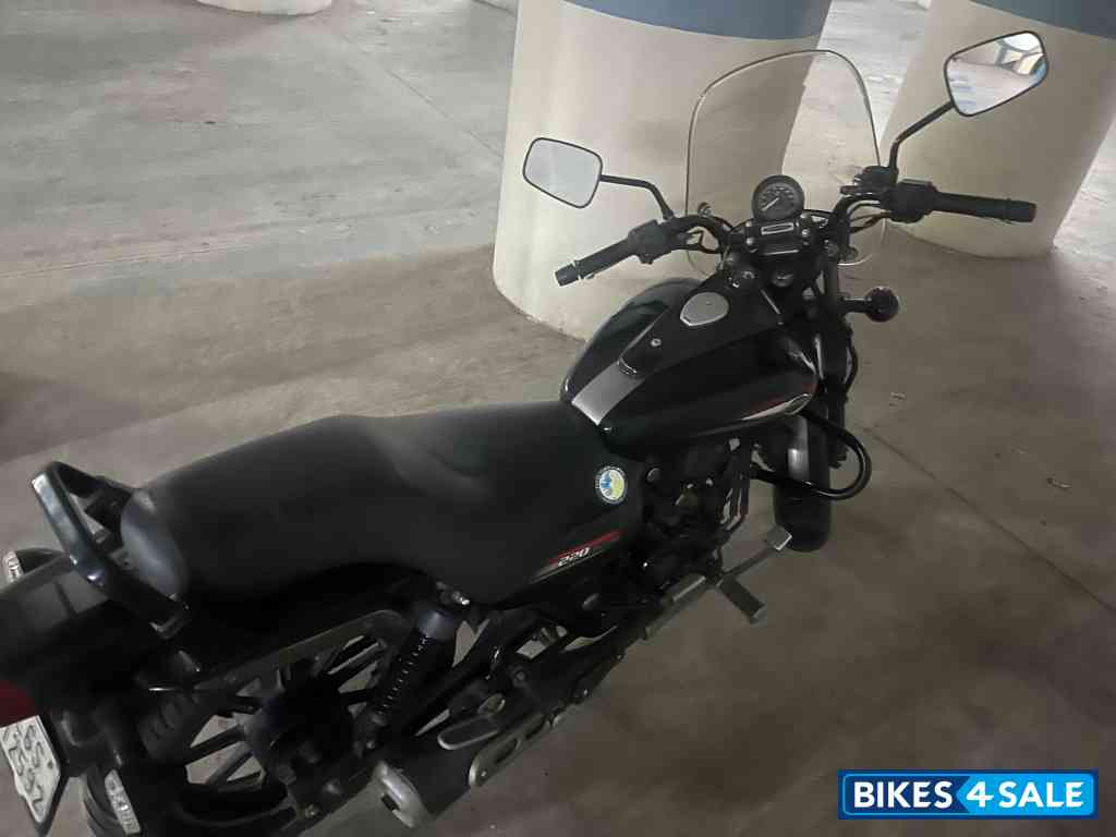 Bajaj Avenger 220 DTS-i