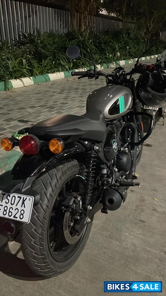 Dapper Ash Royal Enfield Hunter 350 Metro