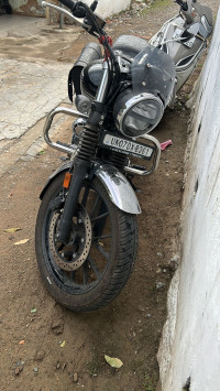Black Honda Hness CB350 DLX Pro