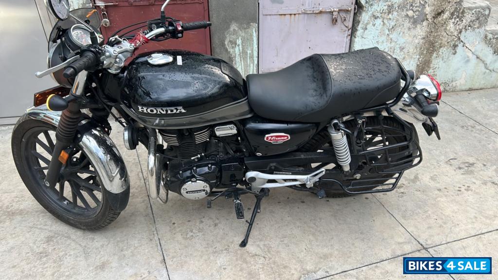 Black Honda Hness CB350 DLX Pro