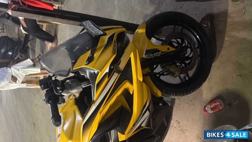 Bajaj Pulsar RS 200