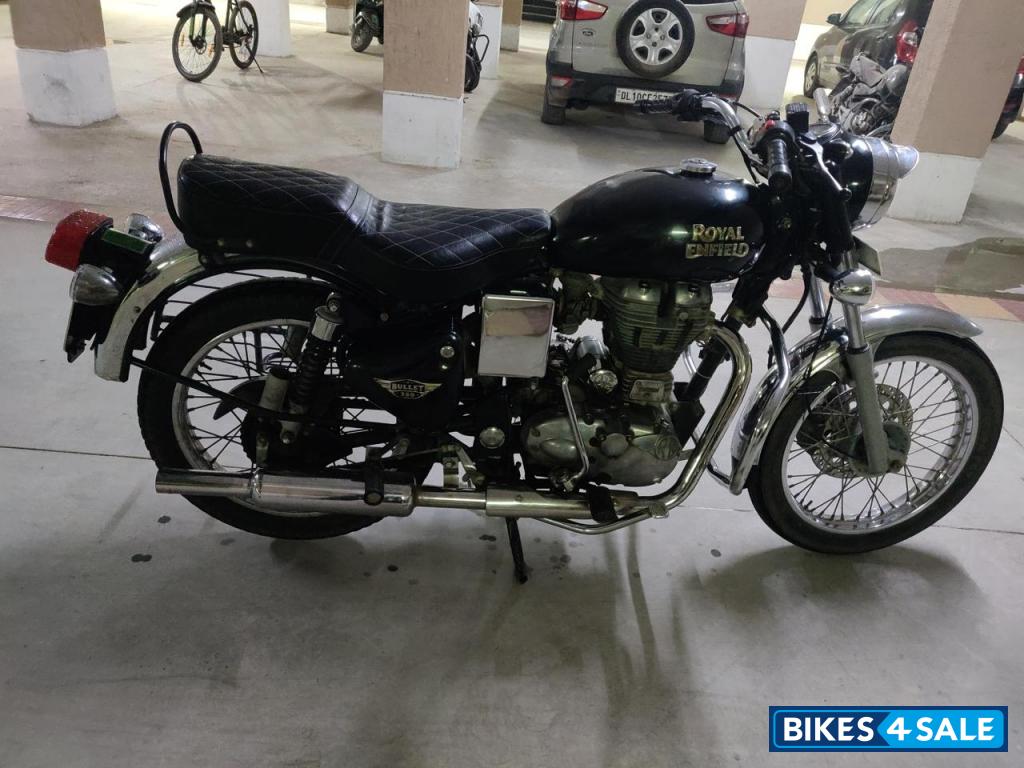 Black Royal Enfield Bullet Electra