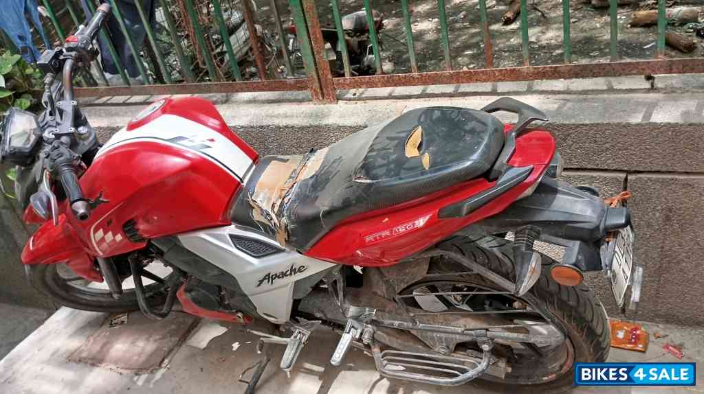 TVS Apache RTR 160 4V