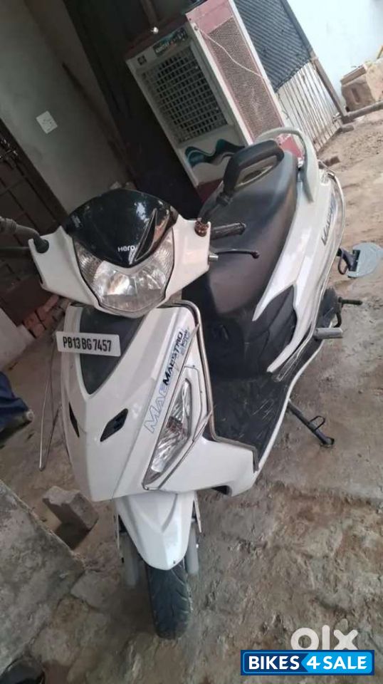 White Hero Maestro Edge 110 BS6