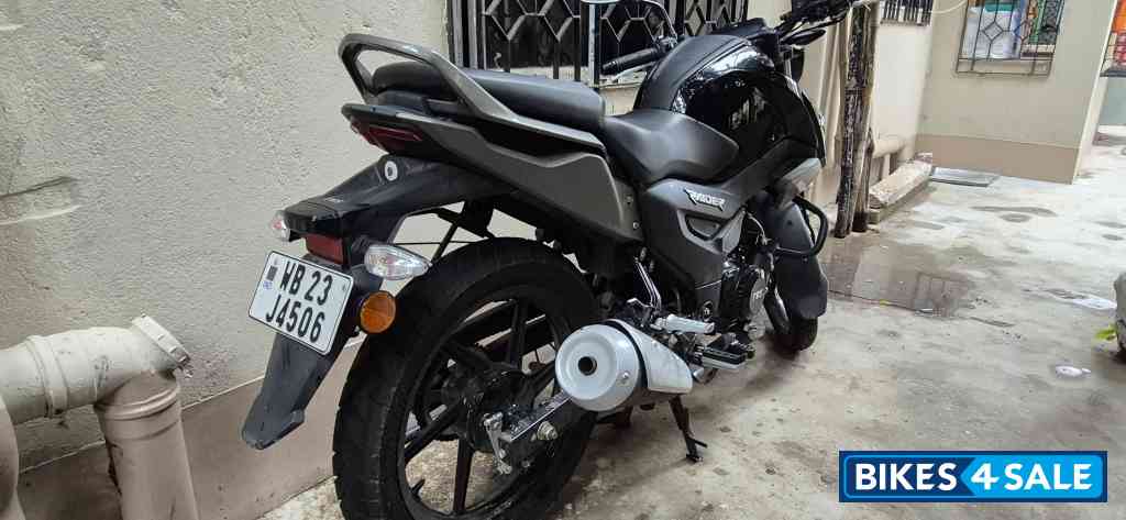 Wicket Black TVS Raider Split Seat