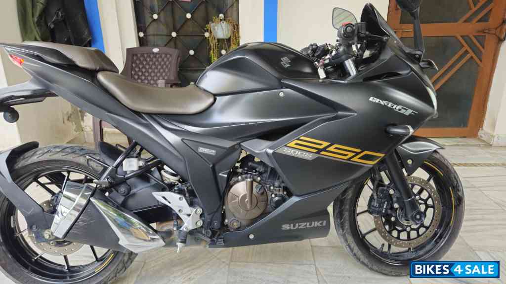Suzuki Gixxer SF 250 BS6