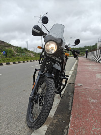 Black Royal Enfield Himalayan BS VI