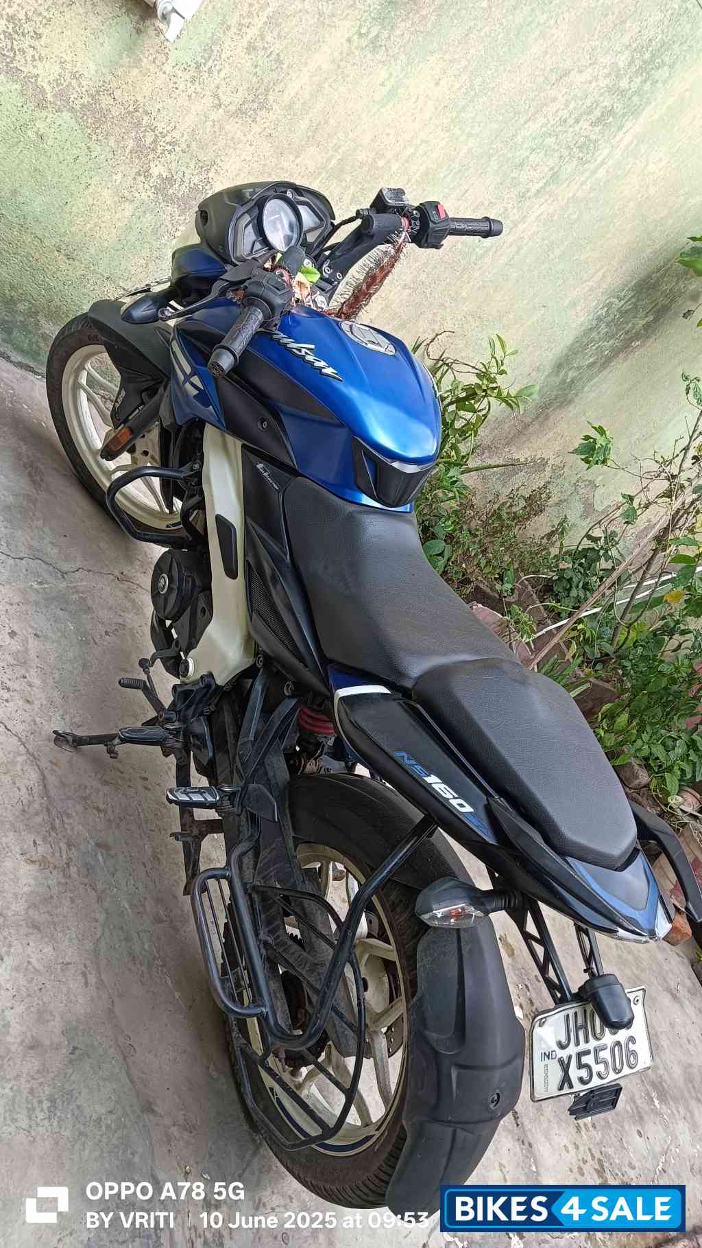 Blue Bajaj Pulsar NS 160 BS6
