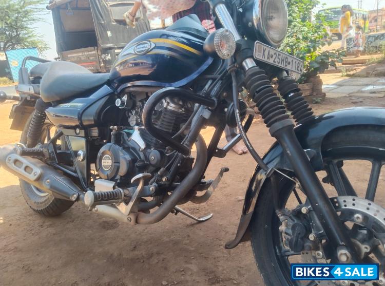 Blue Bajaj Avenger Street 150