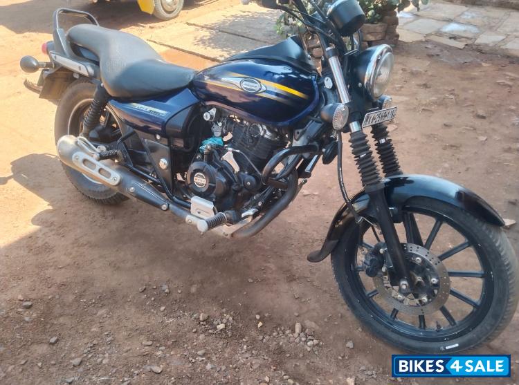 Blue Bajaj Avenger Street 150