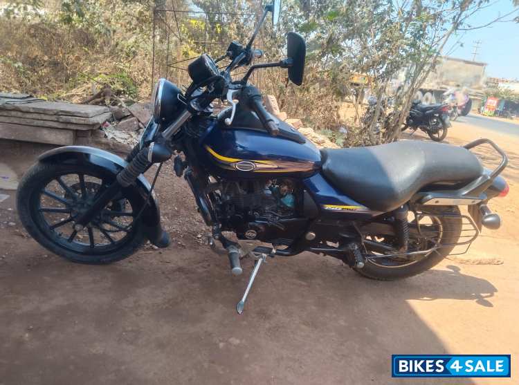 Blue Bajaj Avenger Street 150