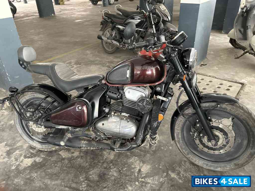 Jawa 42 Bobber Dual Channel ABS