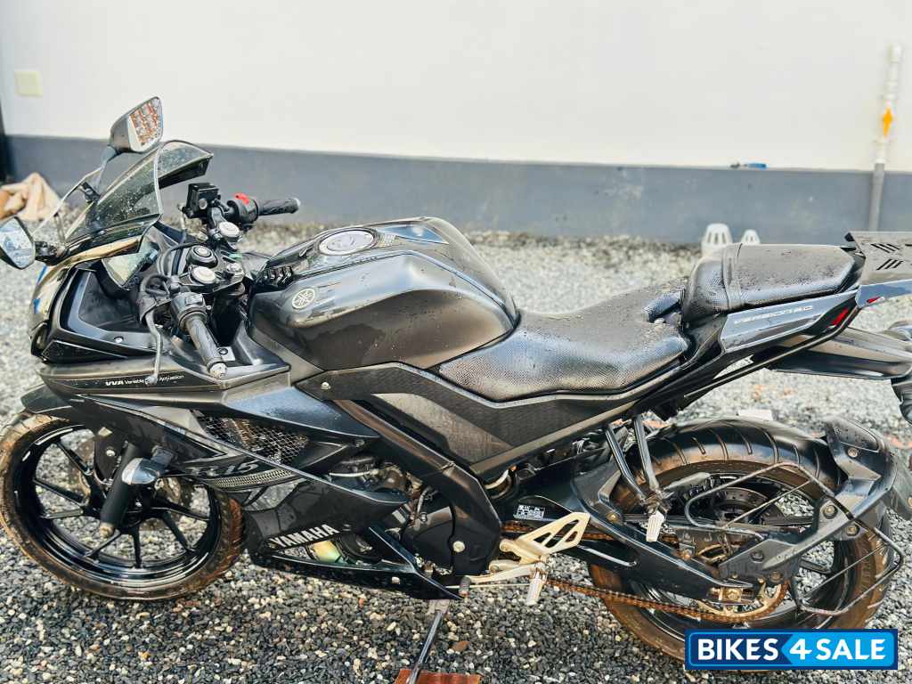 Black Yamaha YZF R15 V3 Black Yamaha YZF R15 V3