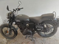 Jet Black Royal Enfield Bullet 350 ES BS6