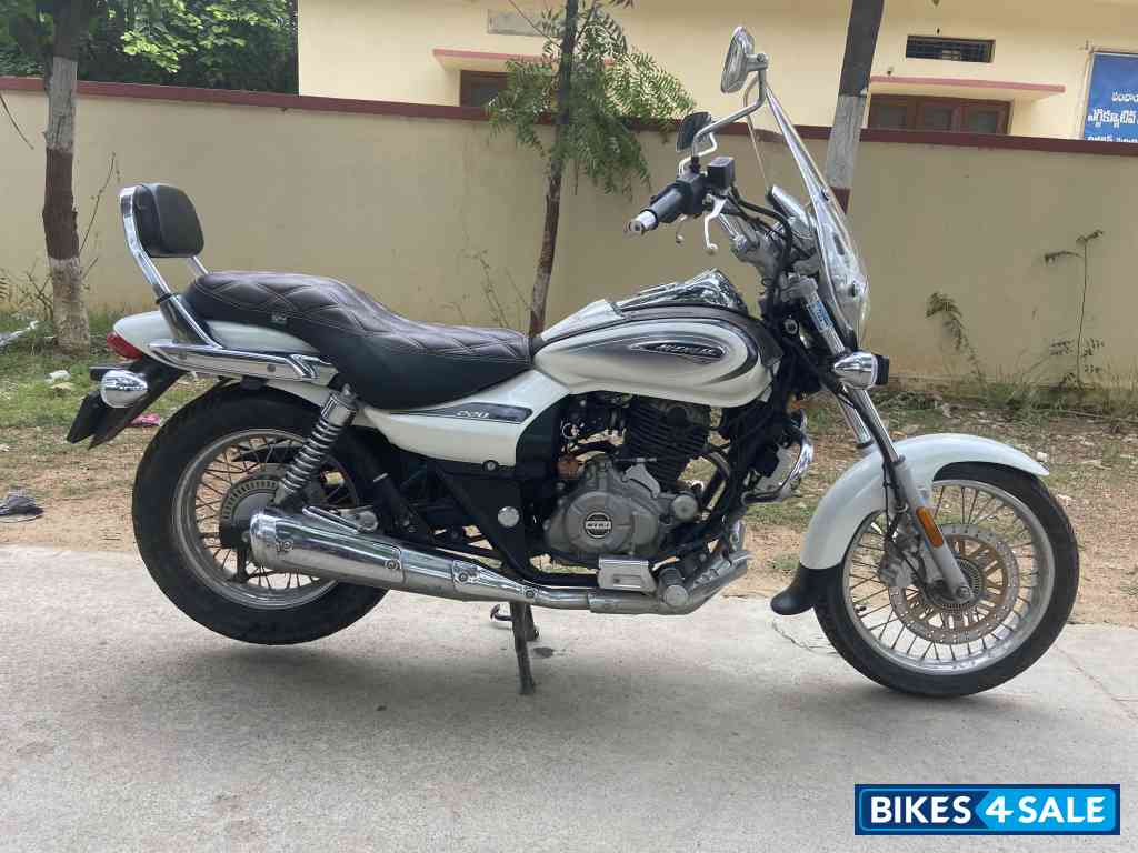 Bajaj Avenger Cruise 220 BS6