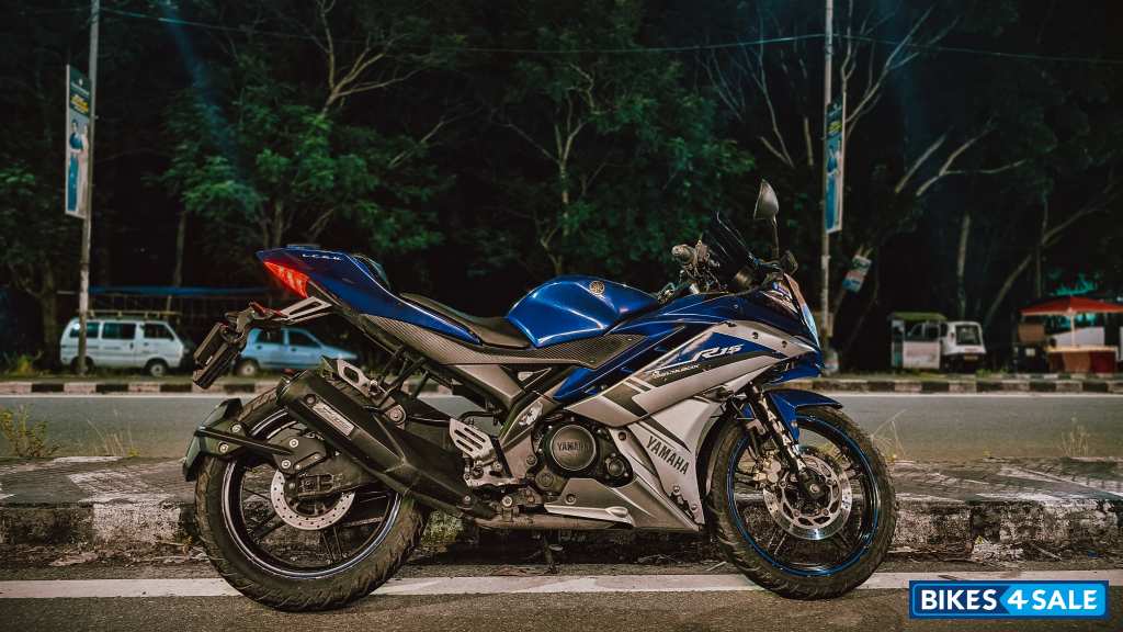 Blue And Silver Yamaha YZF R15 V2