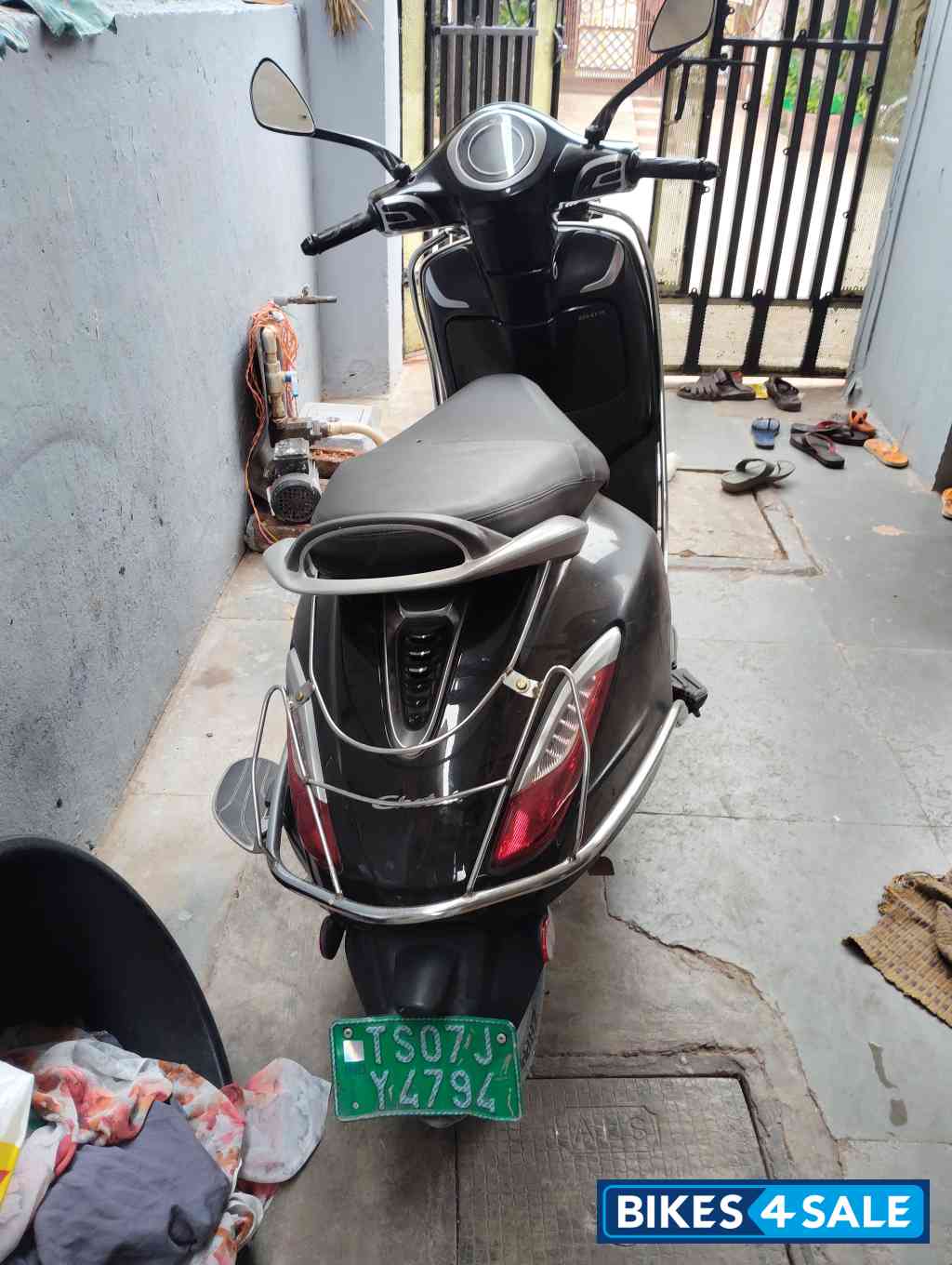 Bajaj Chetak Premium