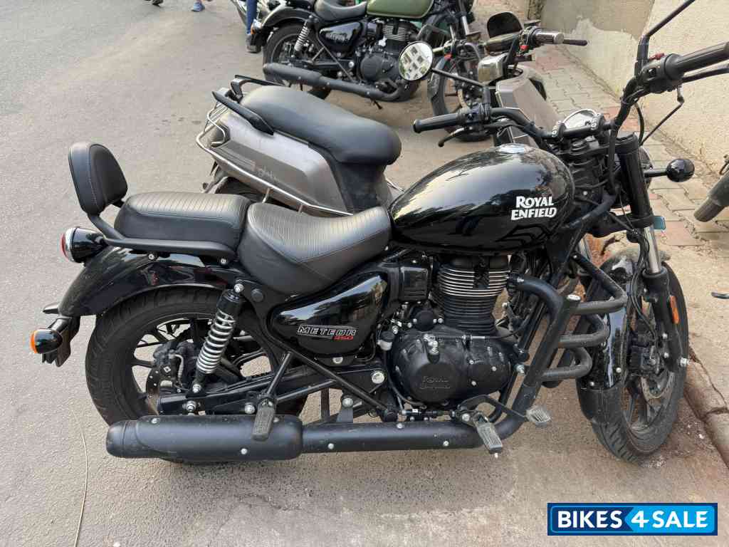 Royal Enfield Meteor 350 Fireball