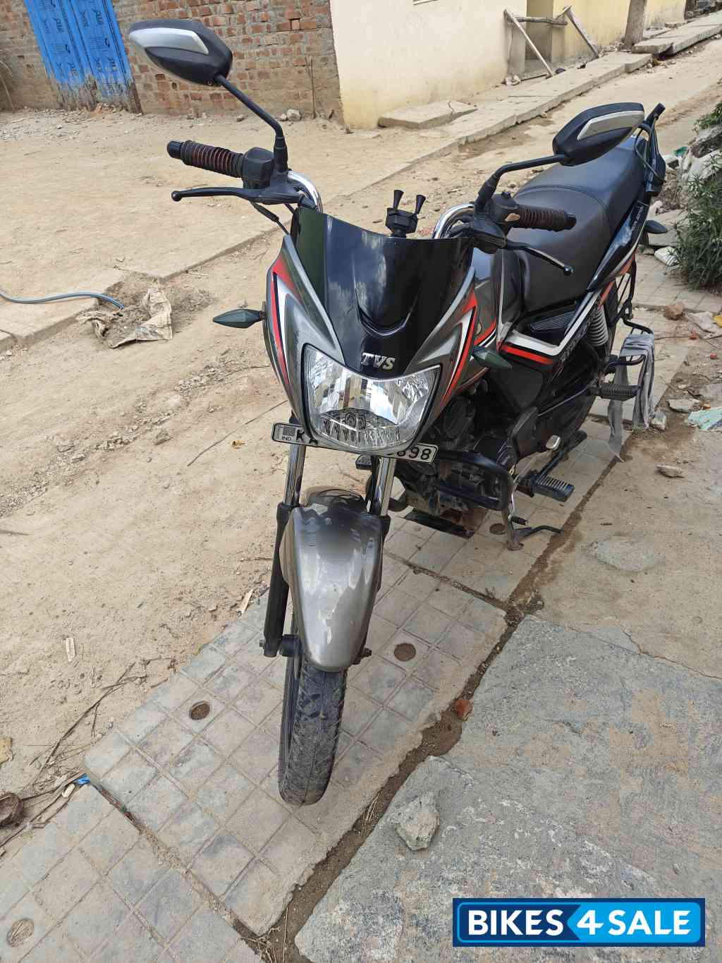 T.gray+black TVS Star City Plus