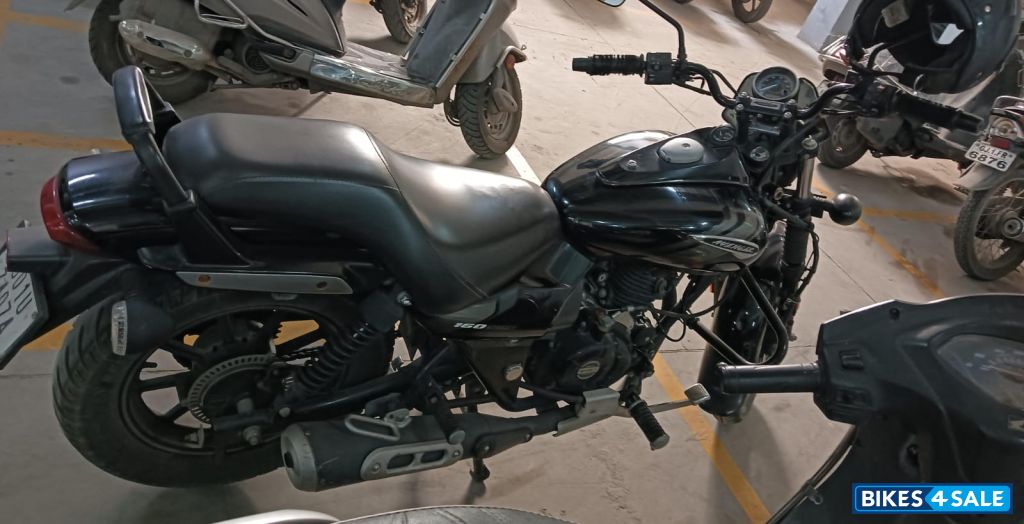 Black Bajaj Avenger Street 160