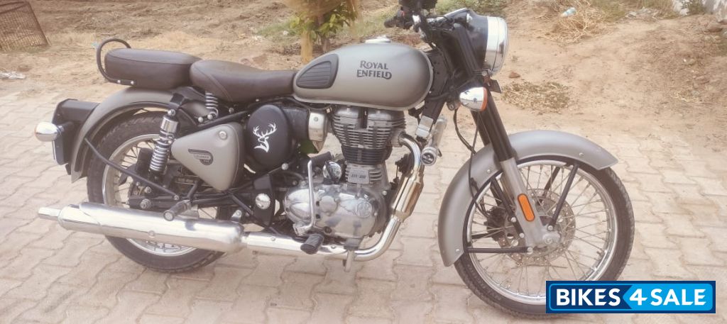 Gunmetal Grey Royal Enfield Classic Gunmetal Grey