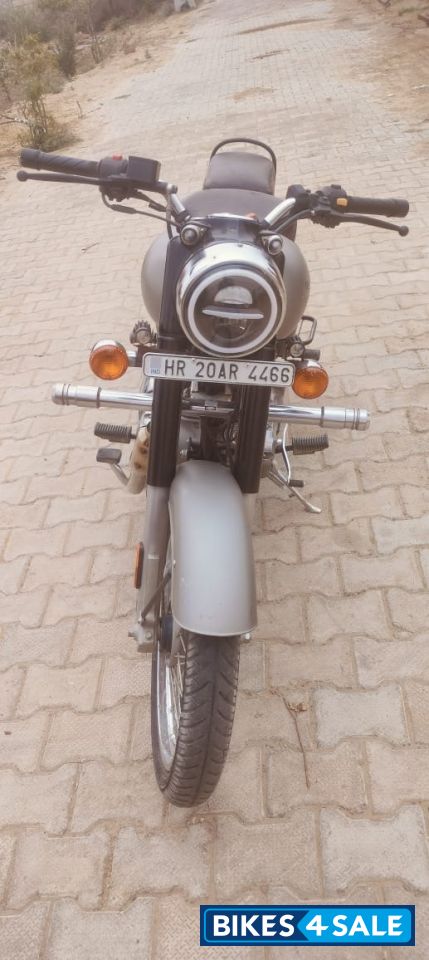 Gunmetal Grey Royal Enfield Classic Gunmetal Grey