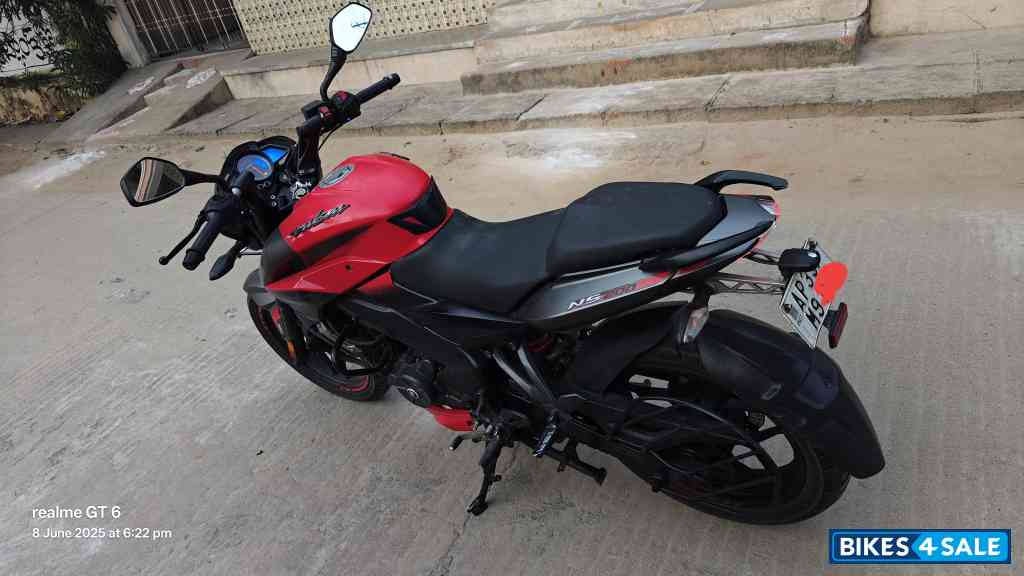 Bajaj Pulsar 200 NS ABS