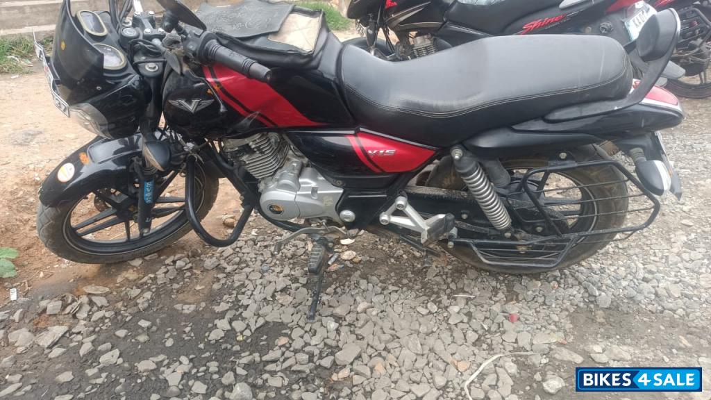 Red Bajaj V15