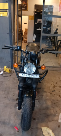 Grey Royal Enfield Hunter 350 Retro